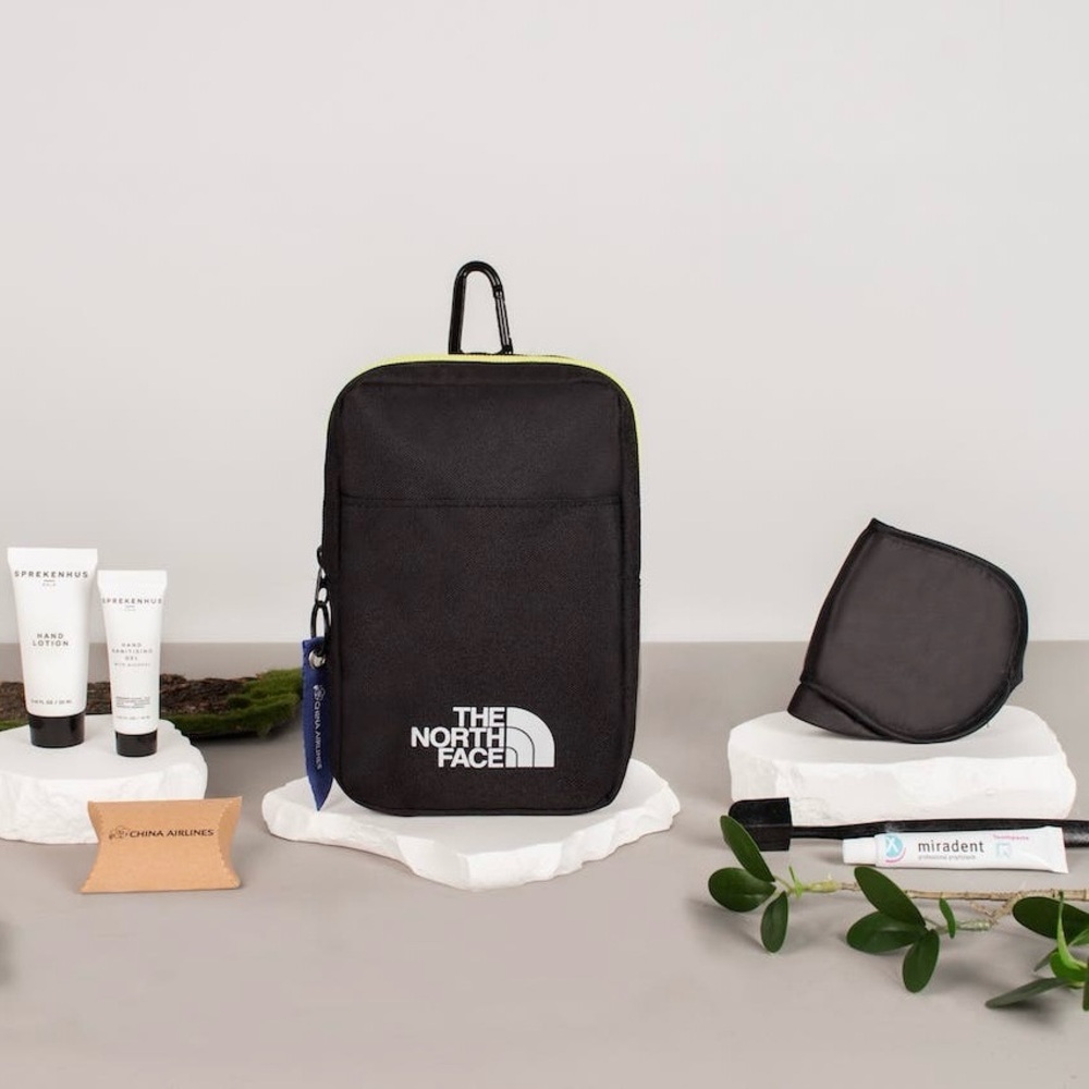 The North Face & China Airlines Travel kits*NEW